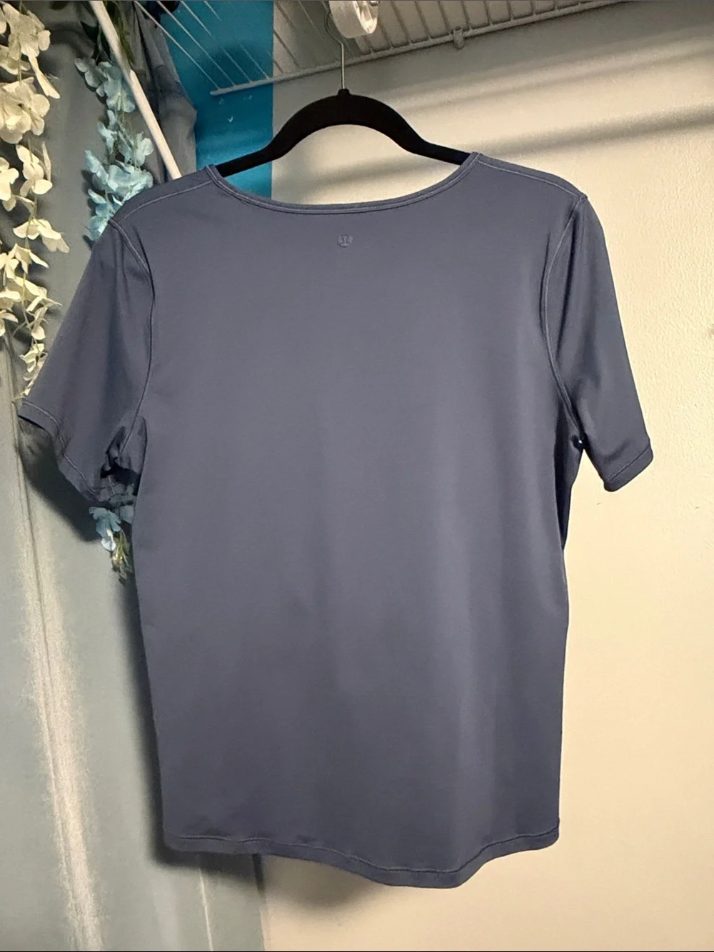 lululemon athletica Slate Blue Twist-Front Short Sleeve Top - Picture 3 of 3